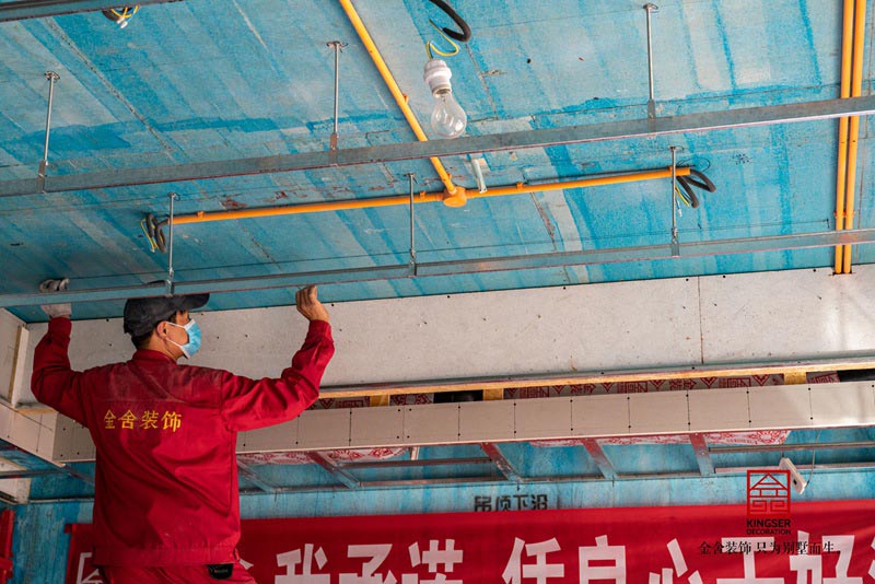 西山林語別墅裝修木工瓦工施工現場